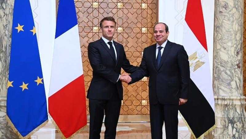 عاجل: الرئيس السيسي يستقبل نظيره الفرنسي في قصر الاتحادية